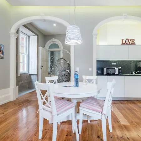 Guestready - Chic Retreat In The Heart Of Porto Apartment Exterior photo