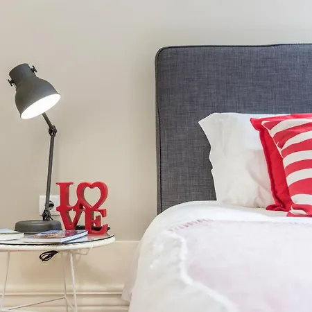 Guestready - Chic Retreat In The Heart Of Porto Apartment Exterior photo