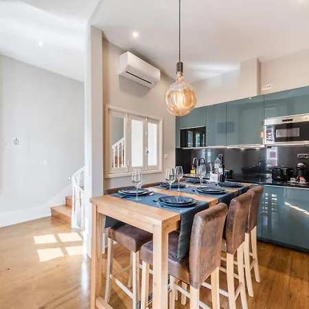 Guestready - Chic Retreat In The Heart Of Porto Apartment Exterior photo